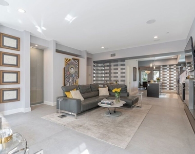 1250 N Harper Avenue - Photo Thumbnail 4