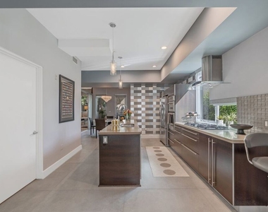 1250 N Harper Avenue - Photo Thumbnail 8