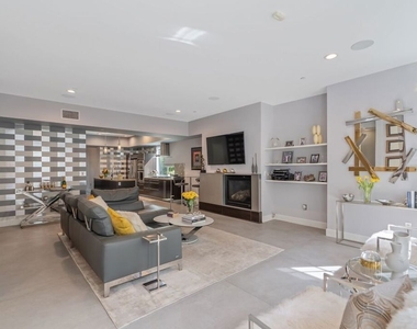 1250 N Harper Avenue - Photo Thumbnail 2