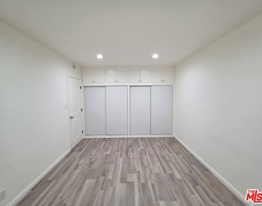 1224 N Fairfax Avenue - Photo Thumbnail 19