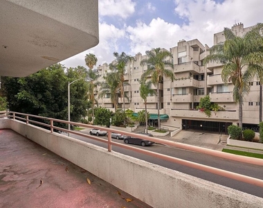 500 S Berendo Street - Photo Thumbnail 27