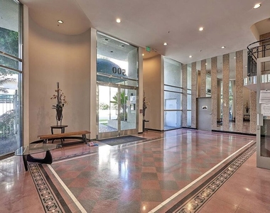 500 S Berendo Street - Photo Thumbnail 4