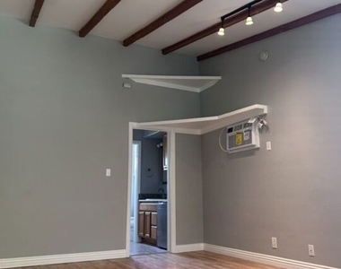16144 W Sunset Boulevard - Photo Thumbnail 2