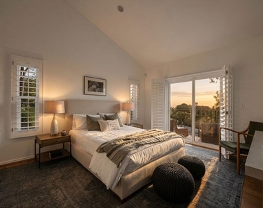 15330 Del Gado Drive - Photo Thumbnail 23