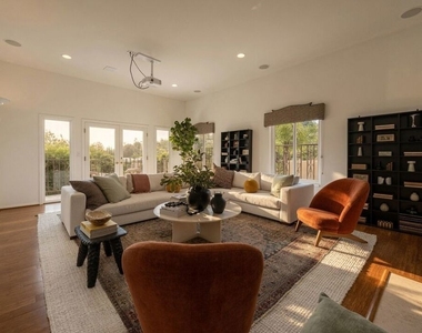 15330 Del Gado Drive - Photo Thumbnail 12
