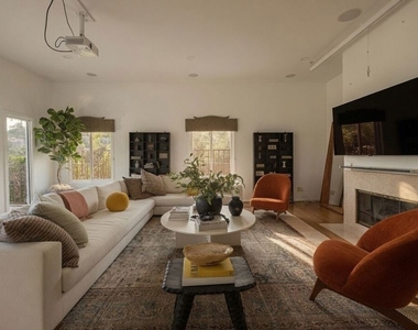 15330 Del Gado Drive - Photo Thumbnail 11