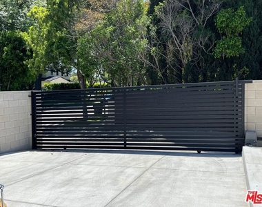 13338 Magnolia Boulevard - Photo Thumbnail 55