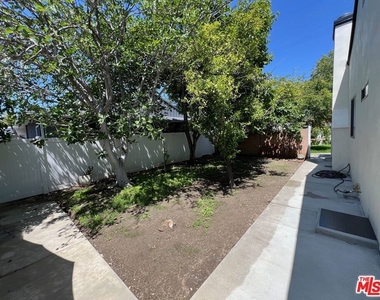 13338 Magnolia Boulevard - Photo Thumbnail 51