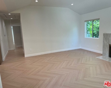 13338 Magnolia Boulevard - Photo Thumbnail 25