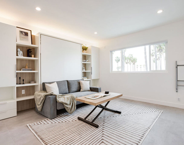 1313 Ocean Front Walk - Photo Thumbnail 7