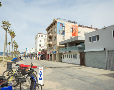 1313 Ocean Front Walk - Photo Thumbnail 18