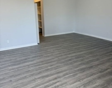 941 N Kingsley Drive - Photo Thumbnail 1