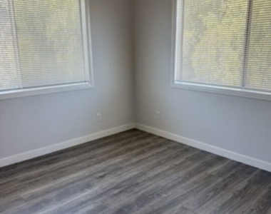 941 N Kingsley Drive - Photo Thumbnail 12