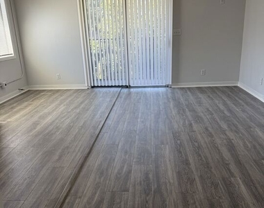 941 N Kingsley Drive - Photo Thumbnail 4