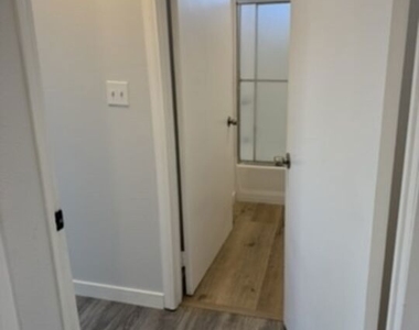 941 N Kingsley Drive - Photo Thumbnail 11