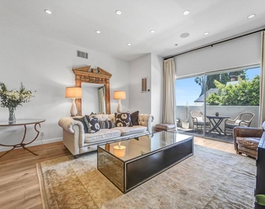 999 N Doheny Drive - Photo Thumbnail 5