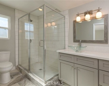20716 Nashville Street - Photo Thumbnail 6