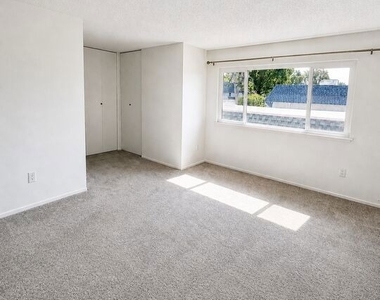 10206 Oklahoma Avenue - Photo Thumbnail 7