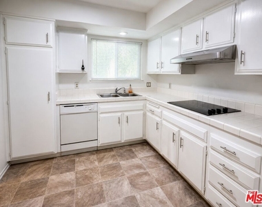 10206 Oklahoma Avenue - Photo Thumbnail 5