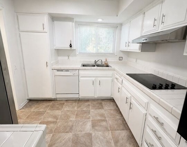 10206 Oklahoma Avenue - Photo Thumbnail 6