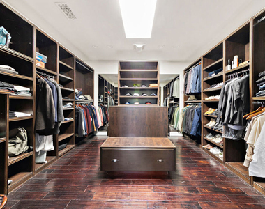 458 N Flores Street - Photo Thumbnail 12