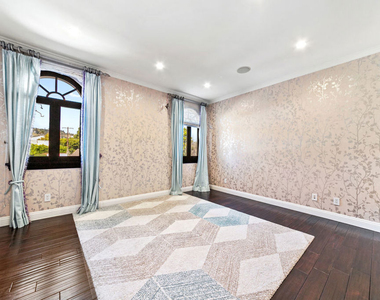 458 N Flores Street - Photo Thumbnail 16