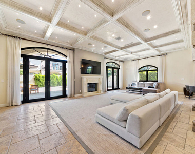 458 N Flores Street - Photo Thumbnail 5