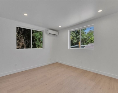 6913 Encino Avenue - Photo Thumbnail 30