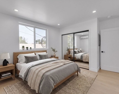 6913 Encino Avenue - Photo Thumbnail 6