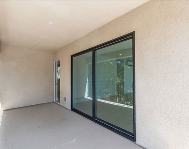 6913 Encino Avenue - Photo Thumbnail 39