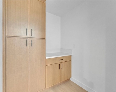 6913 Encino Avenue - Photo Thumbnail 28