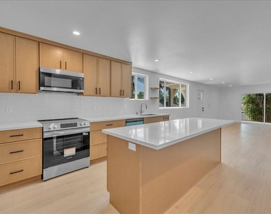 6913 Encino Avenue - Photo Thumbnail 25