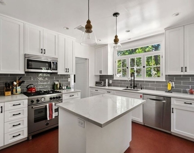 202 N Gower Street - Photo Thumbnail 7