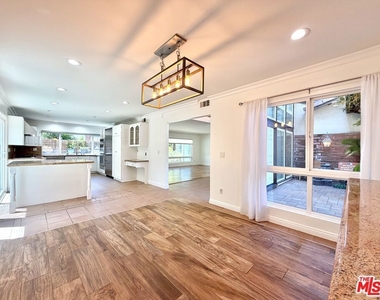 1615 Wellington Place - Photo Thumbnail 16