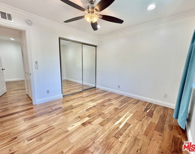 1615 Wellington Place - Photo Thumbnail 27