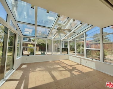 1615 Wellington Place - Photo Thumbnail 8