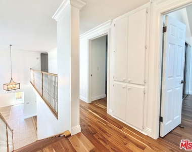 1615 Wellington Place - Photo Thumbnail 17