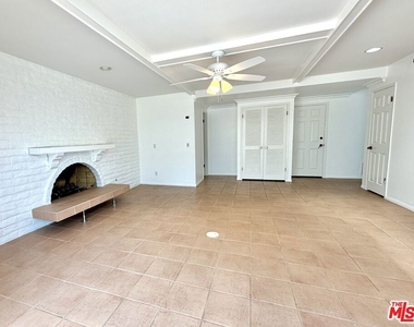 1615 Wellington Place - Photo Thumbnail 7