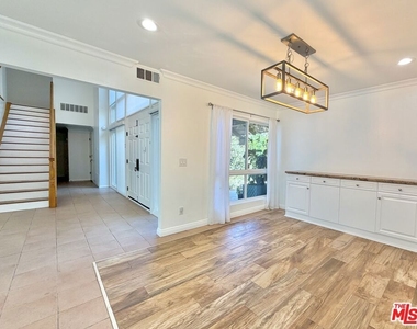 1615 Wellington Place - Photo Thumbnail 4