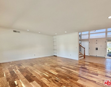 1615 Wellington Place - Photo Thumbnail 30