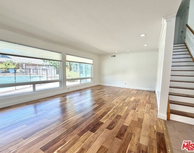 1615 Wellington Place - Photo Thumbnail 3