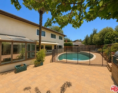 1615 Wellington Place - Photo Thumbnail 32