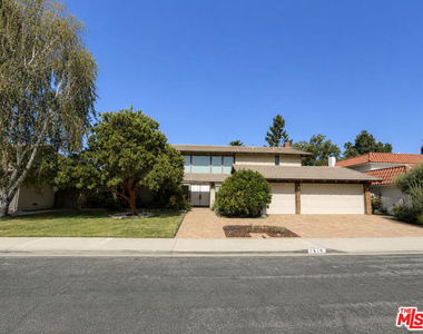 1615 Wellington Place - Photo Thumbnail 1