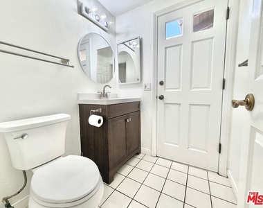1615 Wellington Place - Photo Thumbnail 23