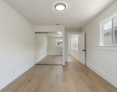 1828 W 41st Place - Photo Thumbnail 28