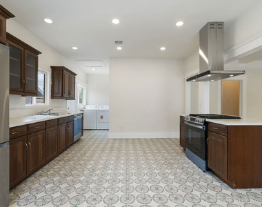 1828 W 41st Place - Photo Thumbnail 10