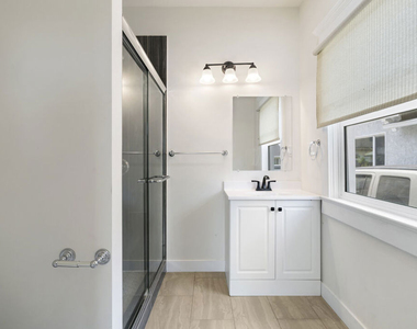 1828 W 41st Place - Photo Thumbnail 17