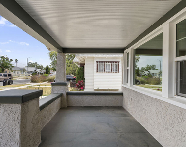 1828 W 41st Place - Photo Thumbnail 4
