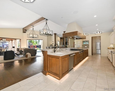 7031 Las Colinas - Photo Thumbnail 14