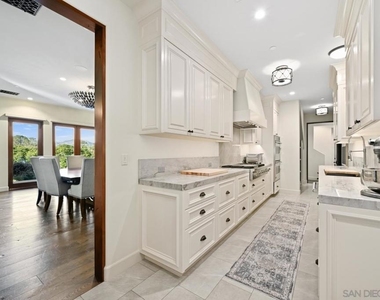 7031 Las Colinas - Photo Thumbnail 15